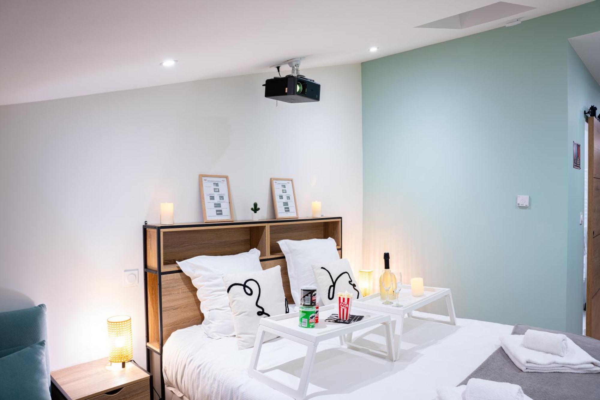 Food And Chill - Deux Appartements Hypercentre - 1 Theme Cinema - By Primo C0Nciergerie Турню Екстер'єр фото