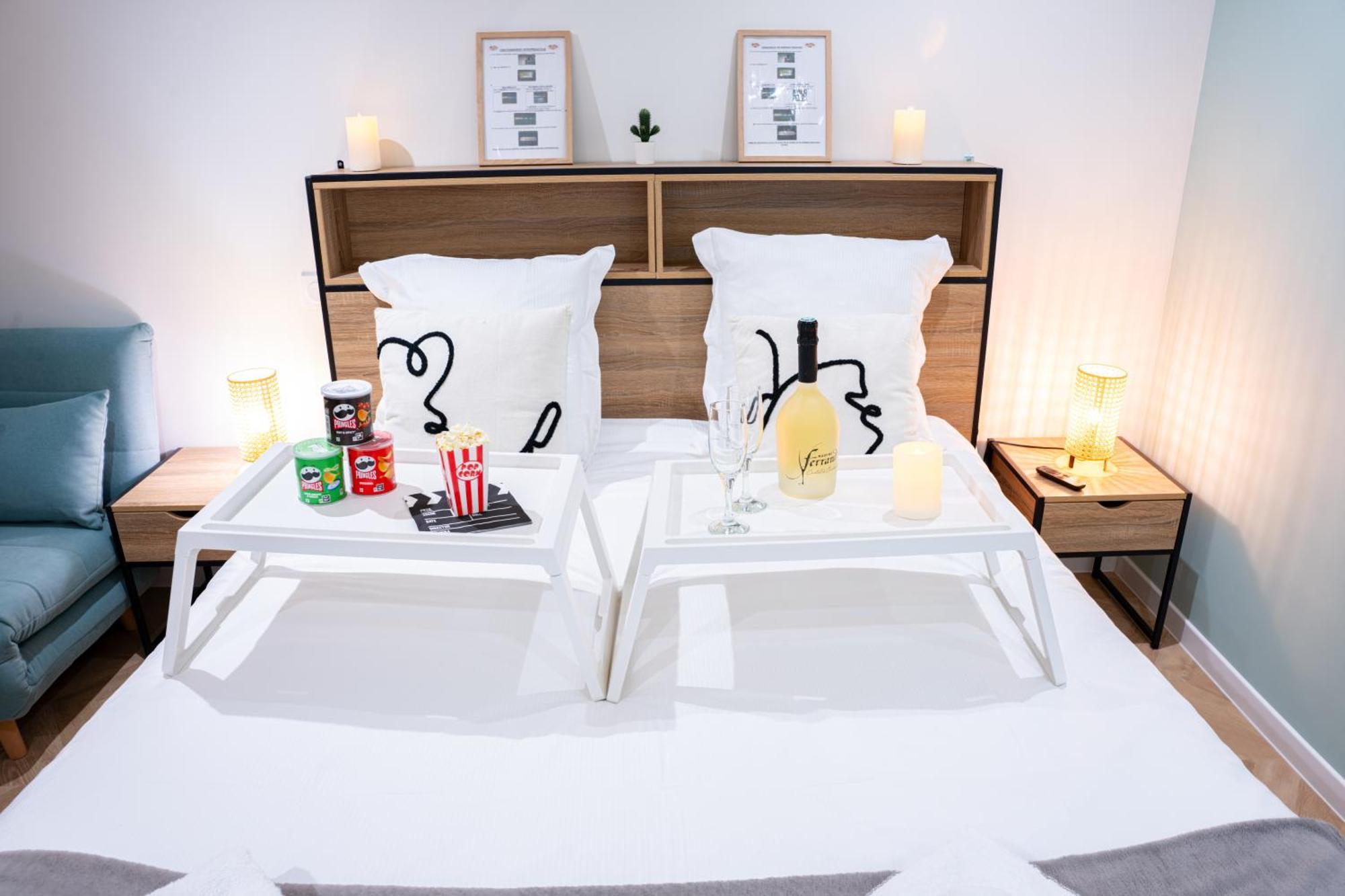 Food And Chill - Deux Appartements Hypercentre - 1 Theme Cinema - By Primo C0Nciergerie Турню Екстер'єр фото